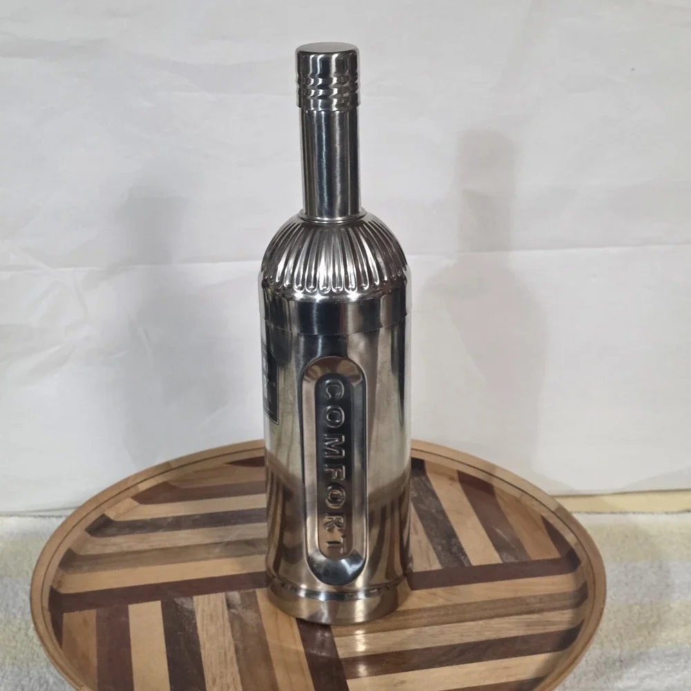 Southern Comfort Cocktail Mixer Shaker Silver Strainer Adult Beverages Decor